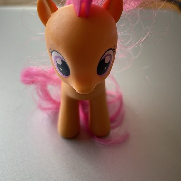 Scoot A Loo Brushable G4 My Little Pony 2010 Hasbro - Picture 2 of 5